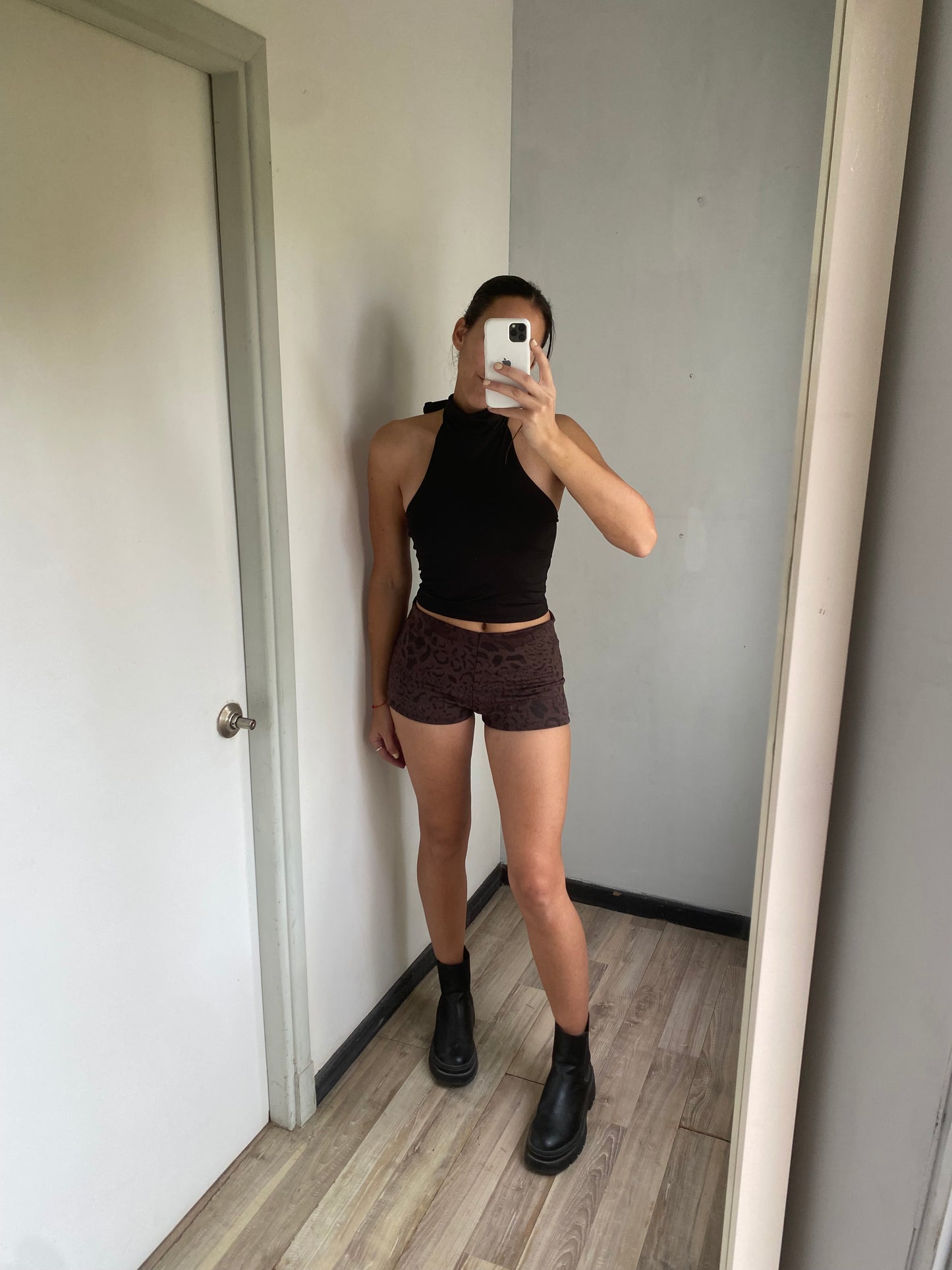 SHORT CHIA