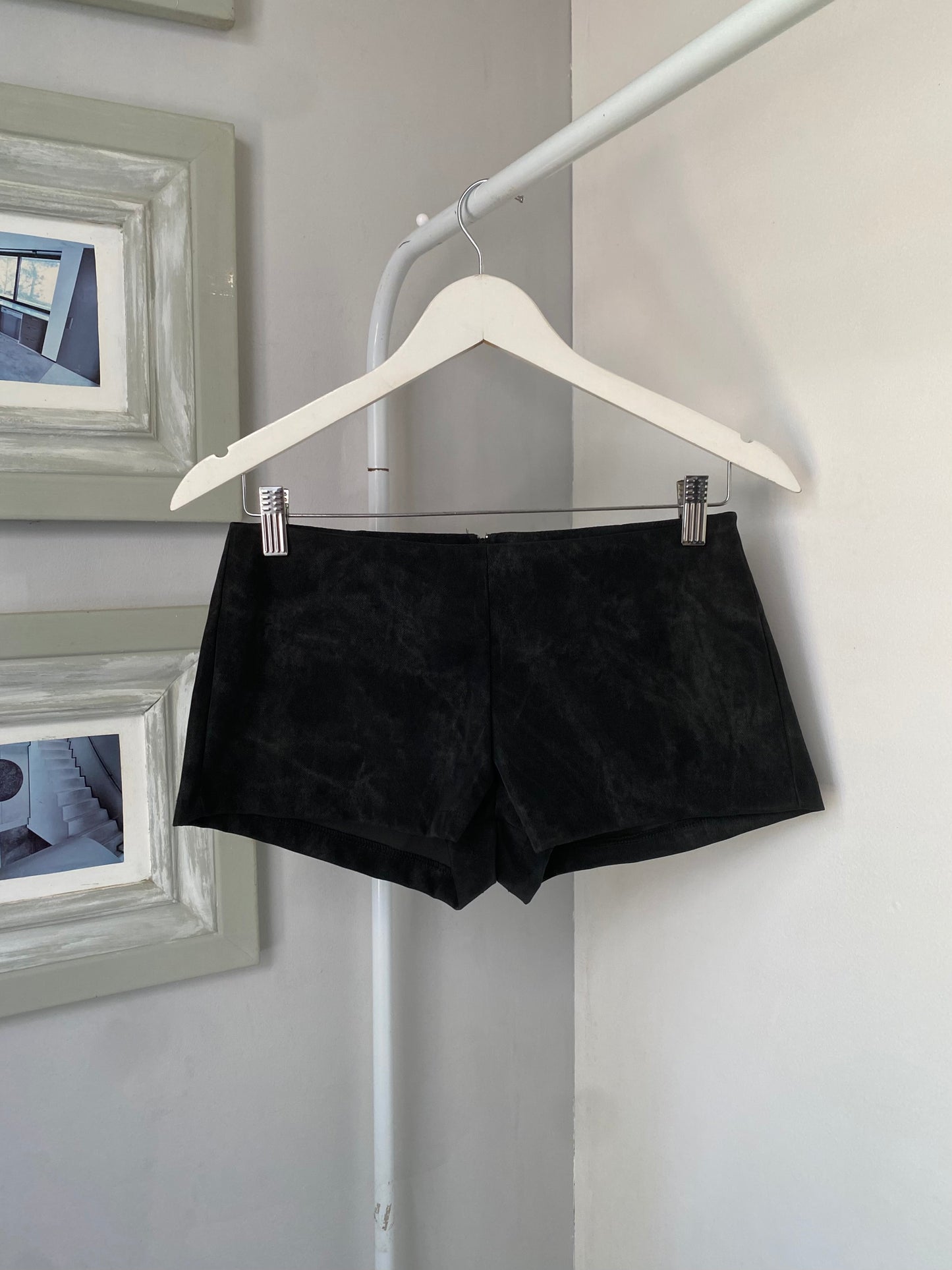 SHORT LOLA