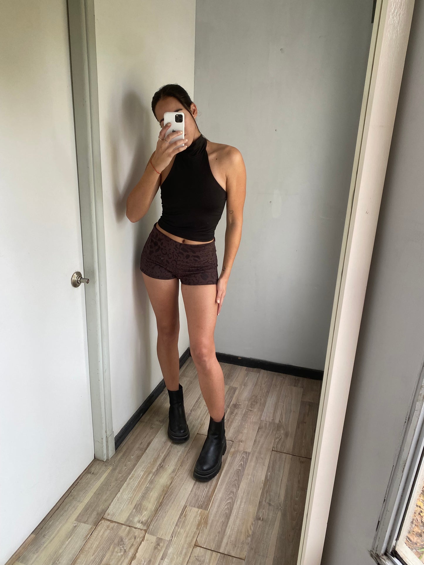 SHORT CHIA